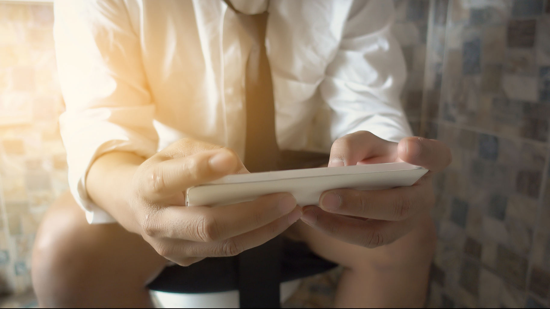 Because Today Is World Toilet Day: The Best Mobile Games To Play On The Loo