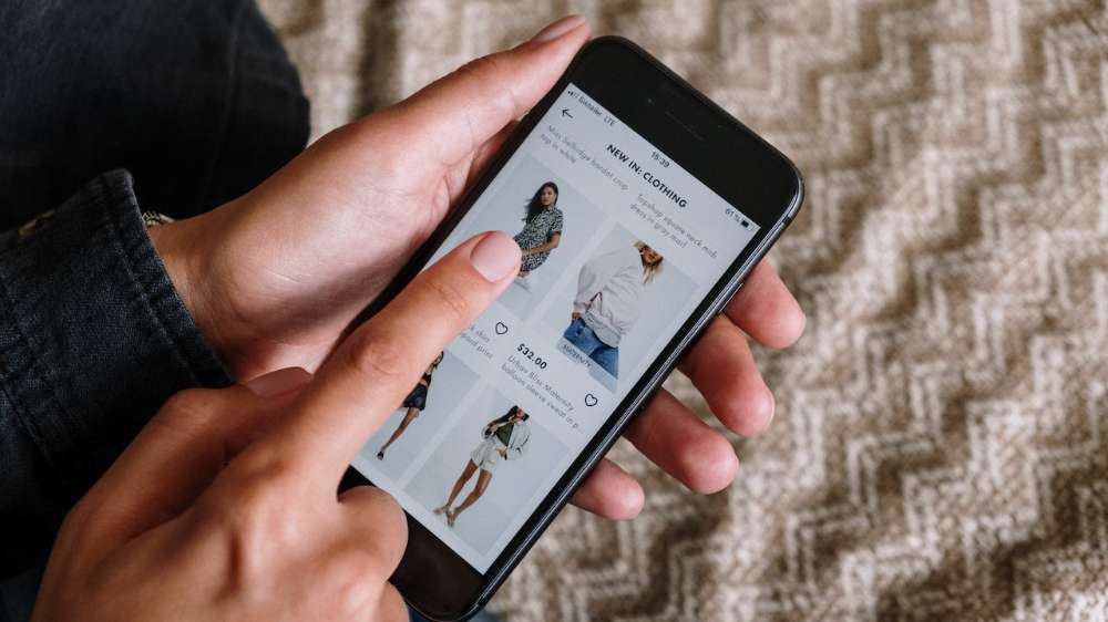 How To Say "No" To Impulse Purchases And Stick To Your Budget